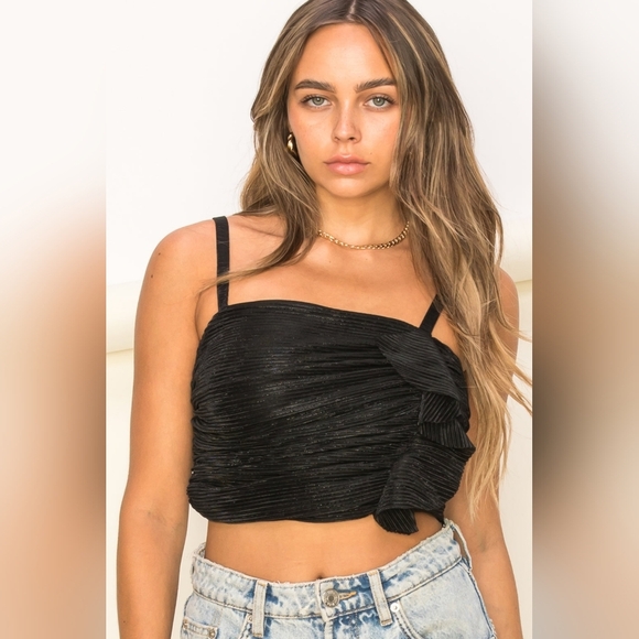 Black ruffled cropped cami top - Picture 2 of 4